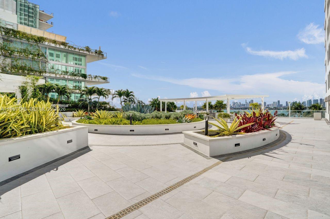 THE WAVERLY AT SOUTH BEAC - Residential