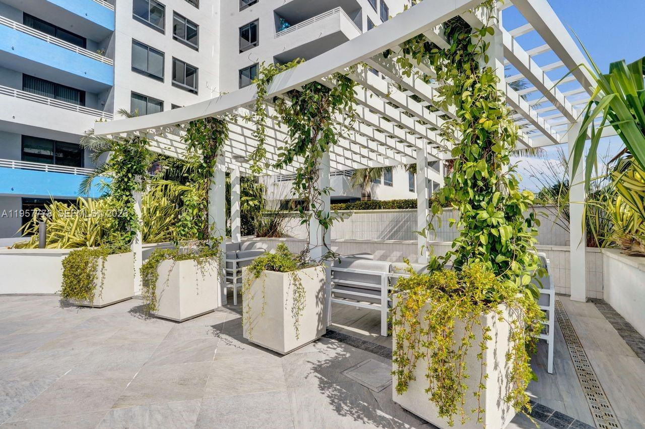 THE WAVERLY AT SOUTH BEAC - Residential