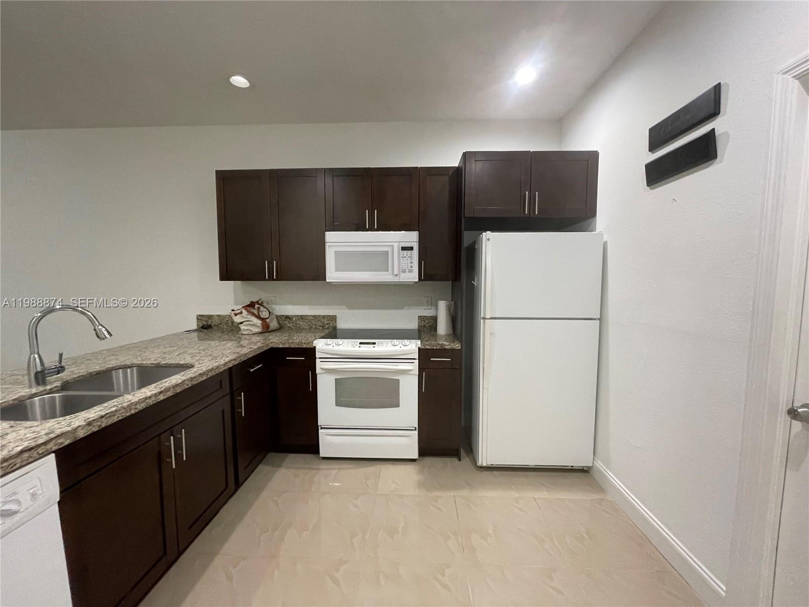 MARSH HARBOUR 3 CONDO - Residential Lease