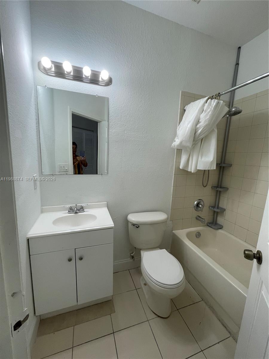 MARSH HARBOUR 3 CONDO - Residential Lease