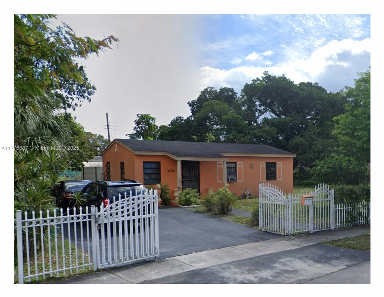 Property for Sale at 16221 Nw 18th Ct, Miami Gardens, Broward County, Florida - Bedrooms: 3 
Bathrooms: 1  - $365,000