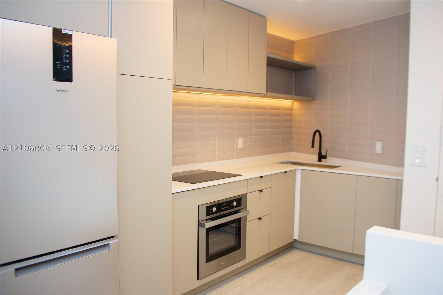 2899 Collins Ave 1522