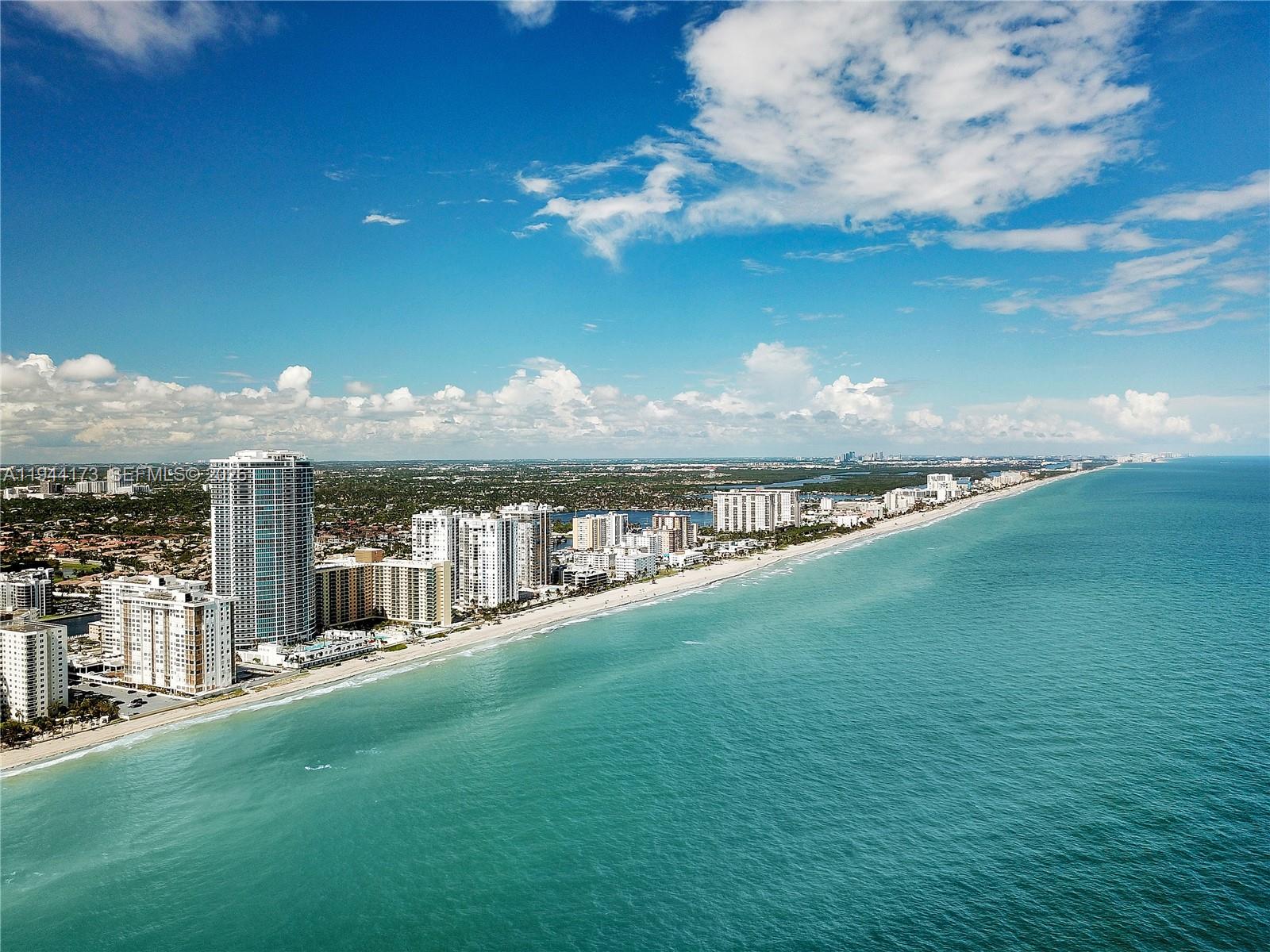 WAVE CONDO - Residential