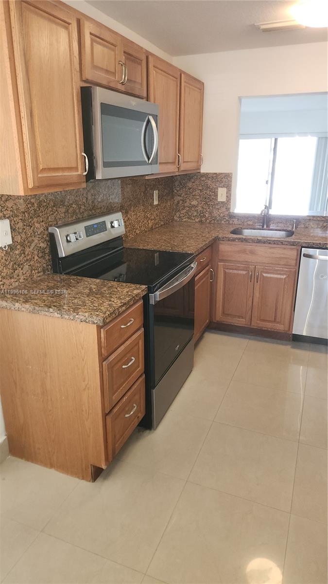 PALMS OF PEMBROKE CONDO - Residential