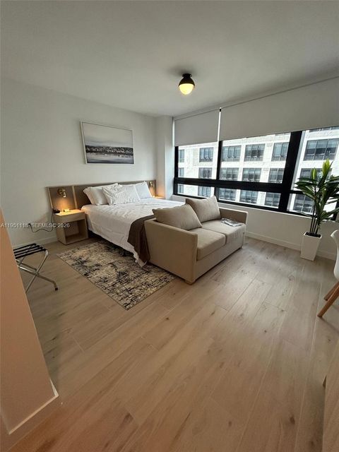 225 N MIAMI 2706 Miami FL 33128