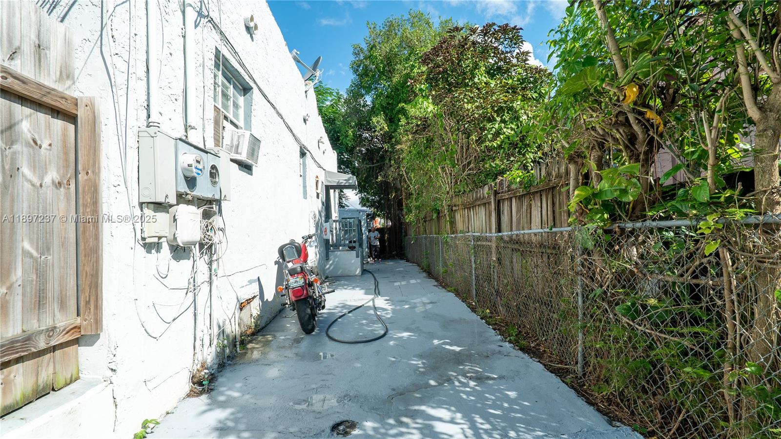 SANTA CLARA SUB - Residential Income