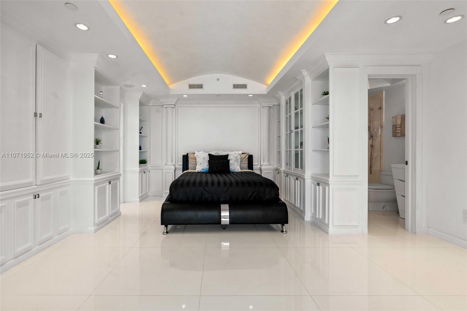 THE DECOPLAGE CONDO - Residential Lease