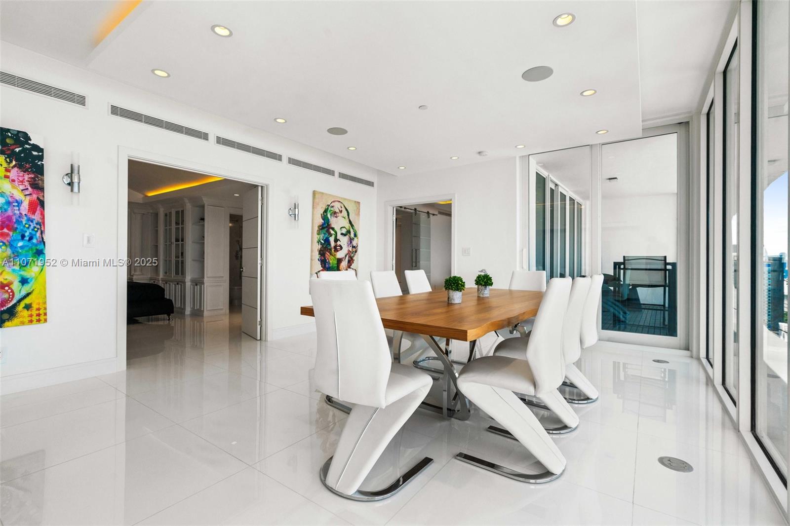 THE DECOPLAGE CONDO - Residential Lease