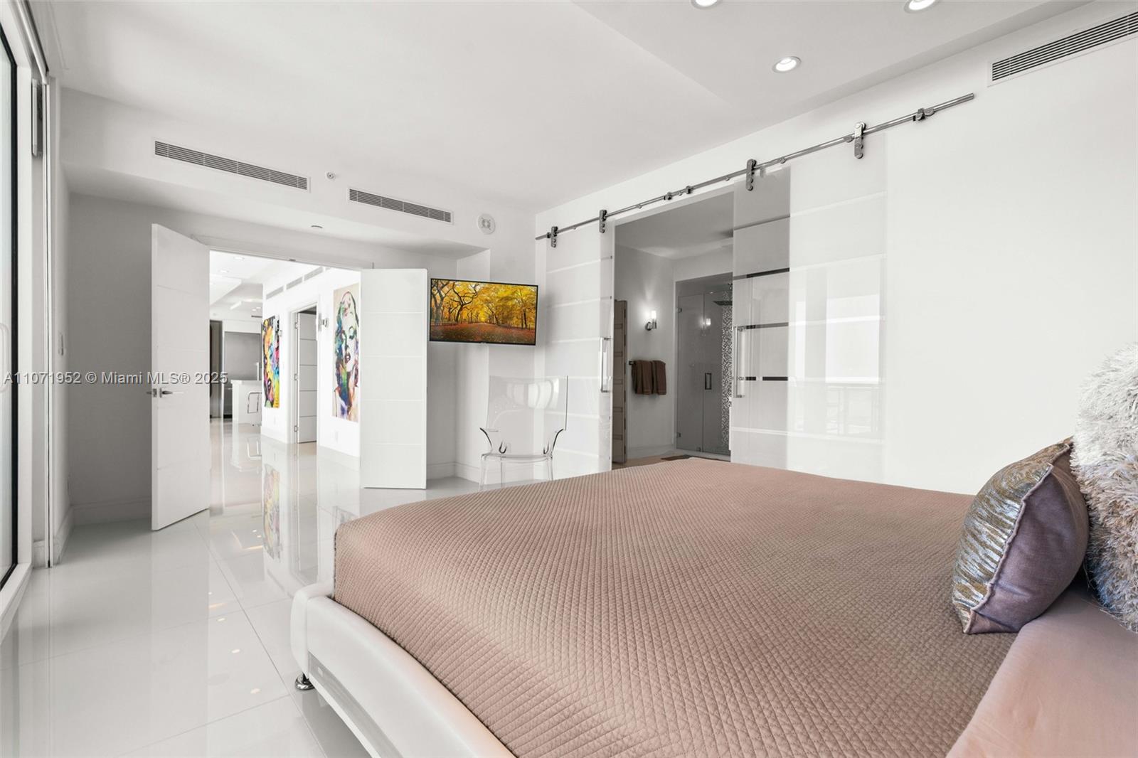 THE DECOPLAGE CONDO - Residential Lease