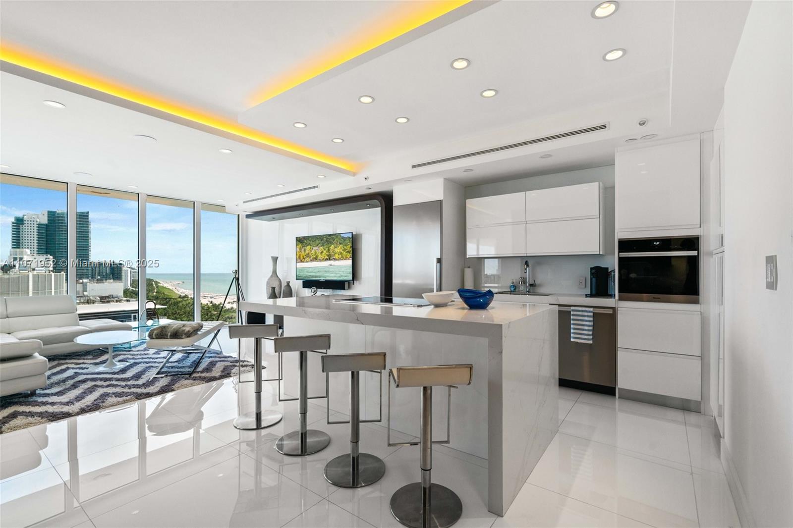 THE DECOPLAGE CONDO - Residential Lease