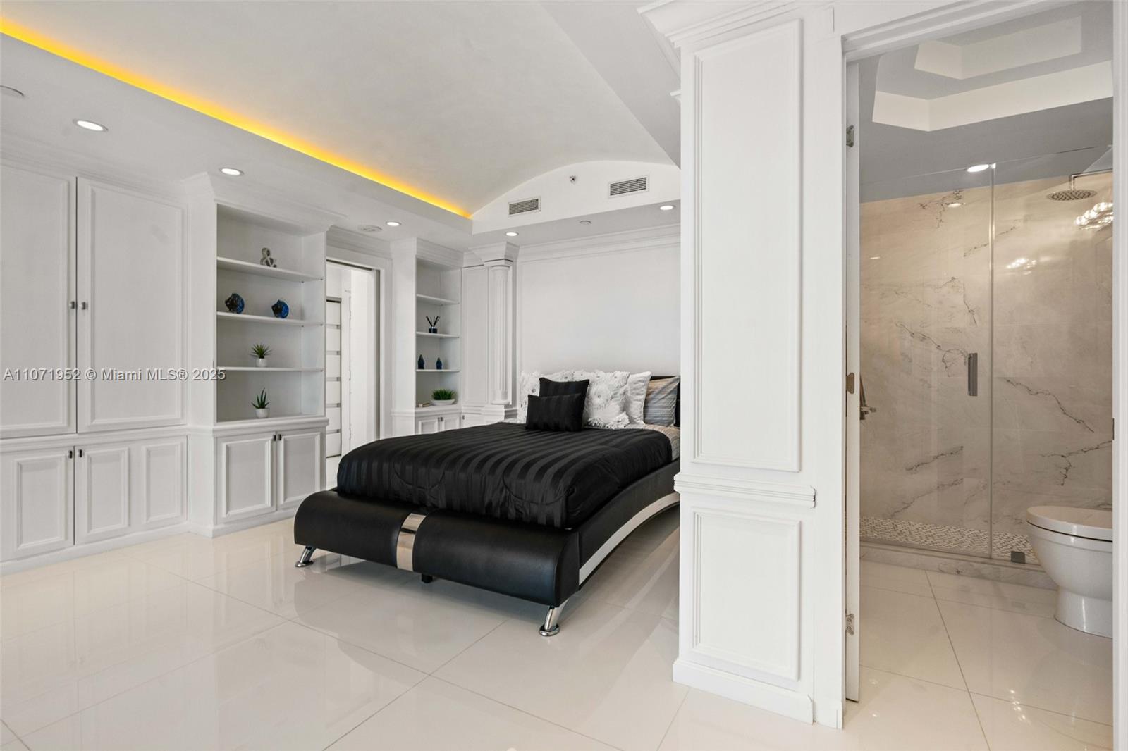 THE DECOPLAGE CONDO - Residential Lease