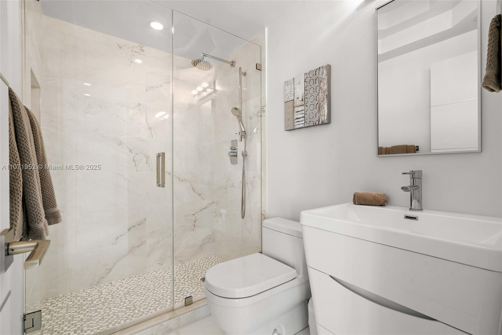 THE DECOPLAGE CONDO - Residential Lease