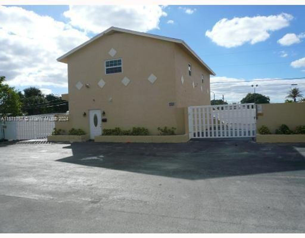 Photo of 4446 CARVER St, Lake Worth, FL 33461 (MLS # A11571767)