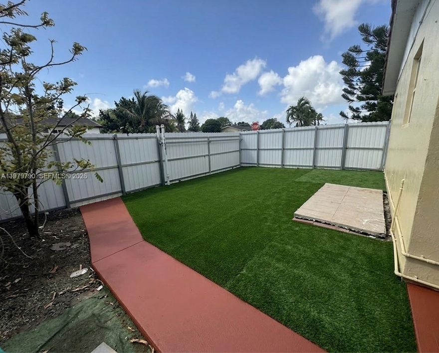 IMMEDIATE MOVE-IN! NO HOA!! 1 BED 1 BATH DUPLEX UNIT, ALL TILE FLOORING, PRIVATE FENCED YARD, GATED PRIVATE PARKING, CENTRAL A/C, WATER/ELECTRIC/INTERNET INCLUDED, CLEAN AND SAFE AREA. UNIT WON'T LAST, CALL TODAY. No minimum credit score requirement!