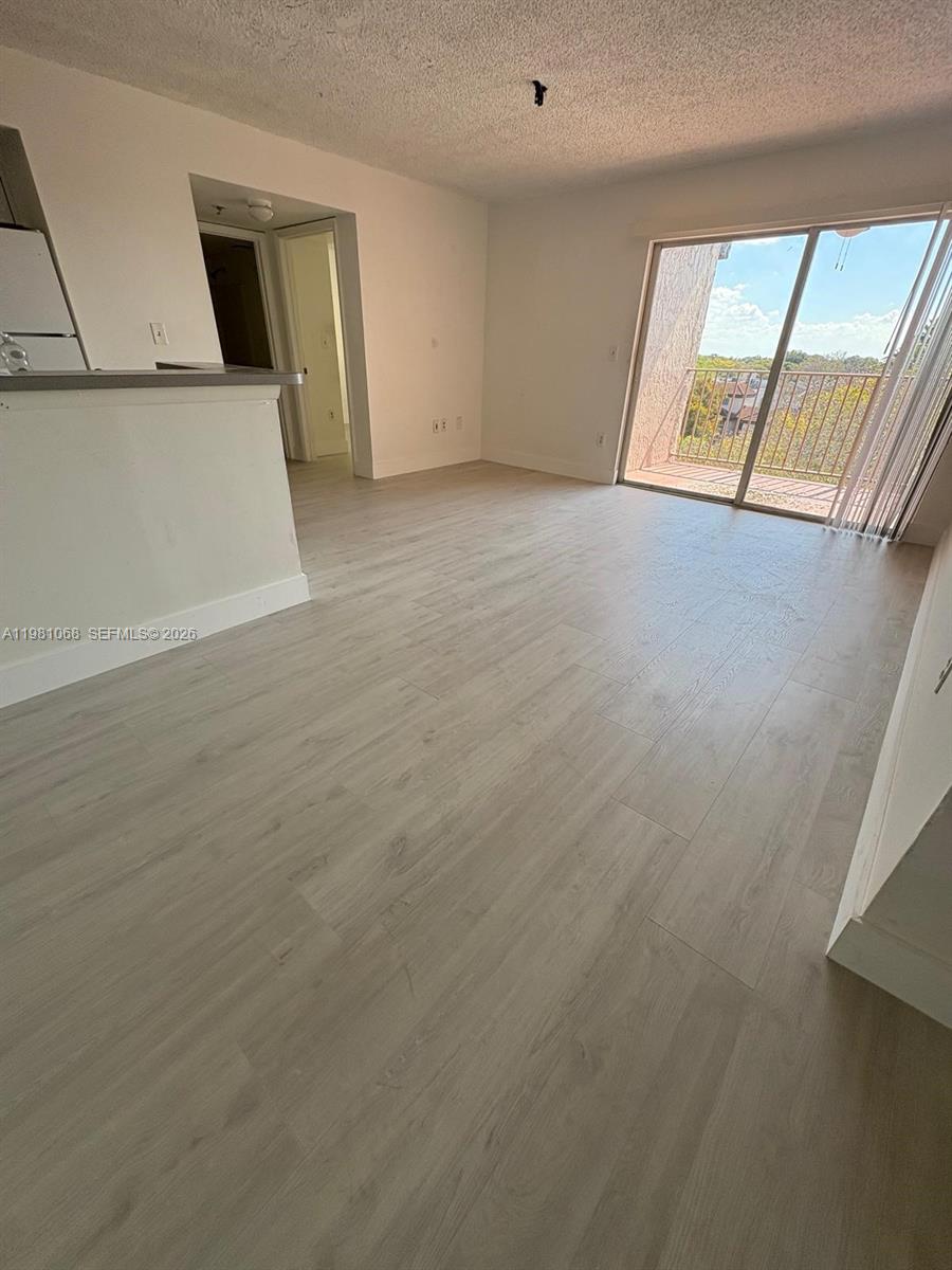 KENDALL LAKE TOWERS CONDO - Residential