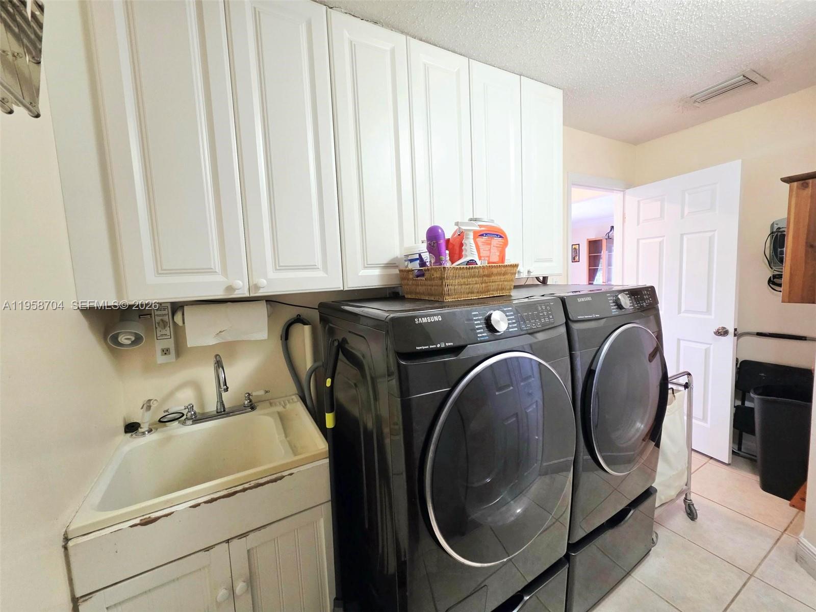 PALM-AIRE VILLAGE 2ND SEC - Residential