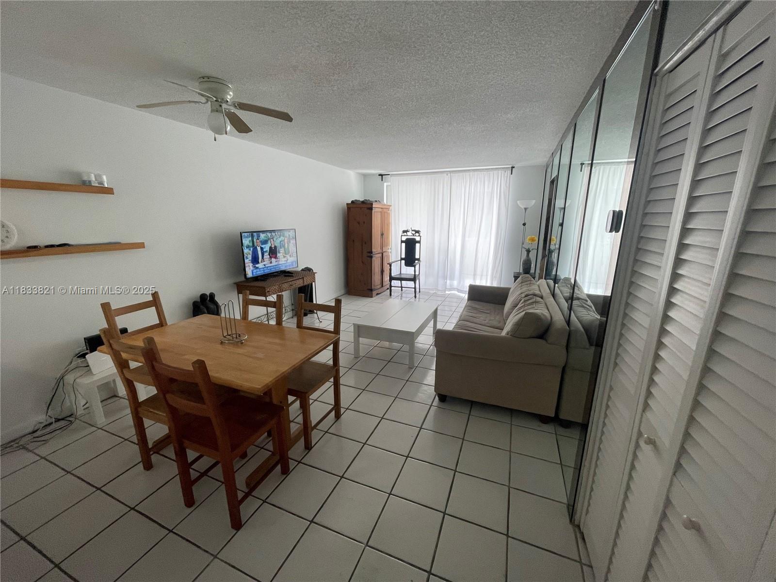 1331 Lincoln Rd 402