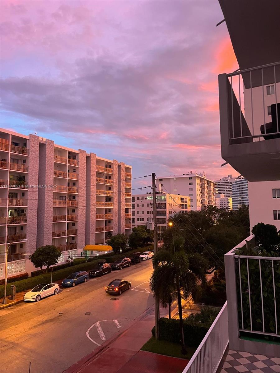 1331 Lincoln Rd 402