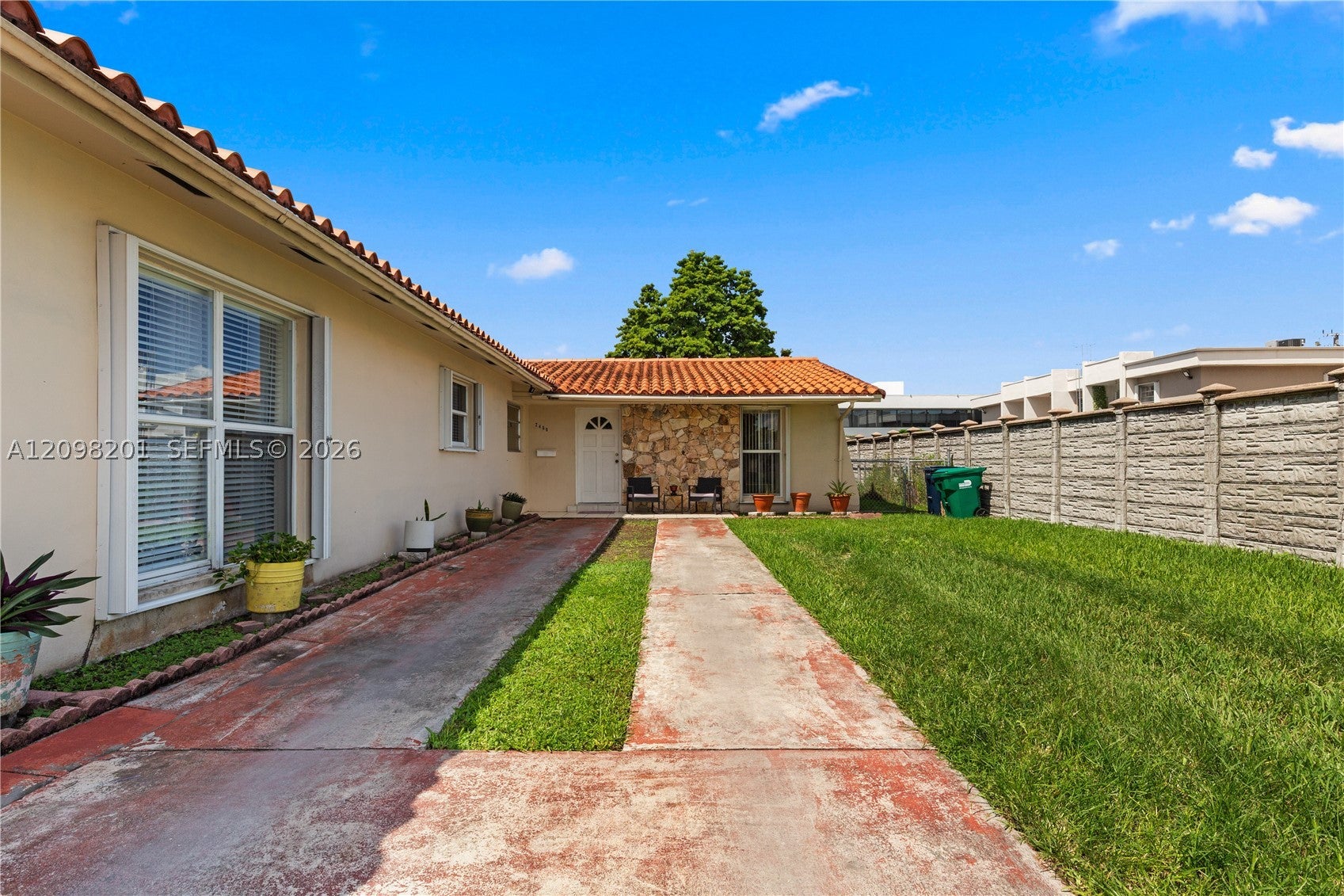2450 SW 90th Ave, Miami, FL, 33165/$989,000 1 2450 SW 90th Ave