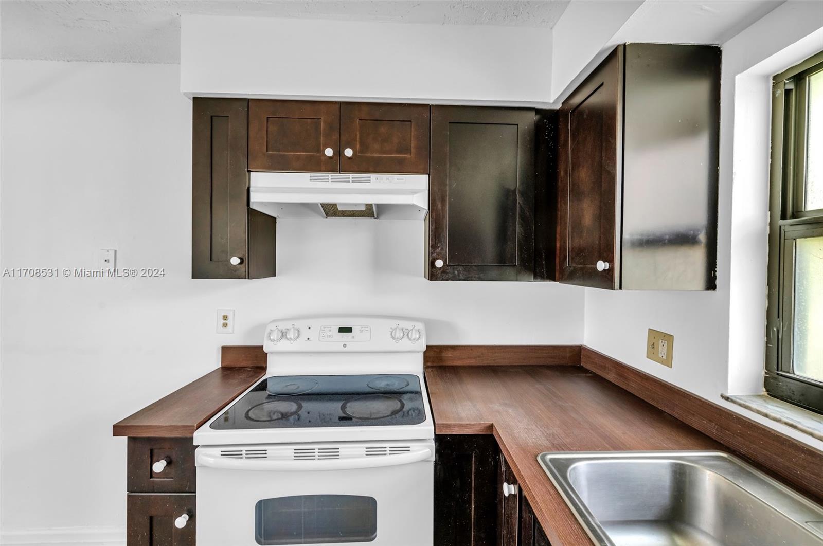 1451 Nw 19th St 2, Fort Lauderdale, Broward County, Florida - 1 Bedrooms  
1 Bathrooms - 