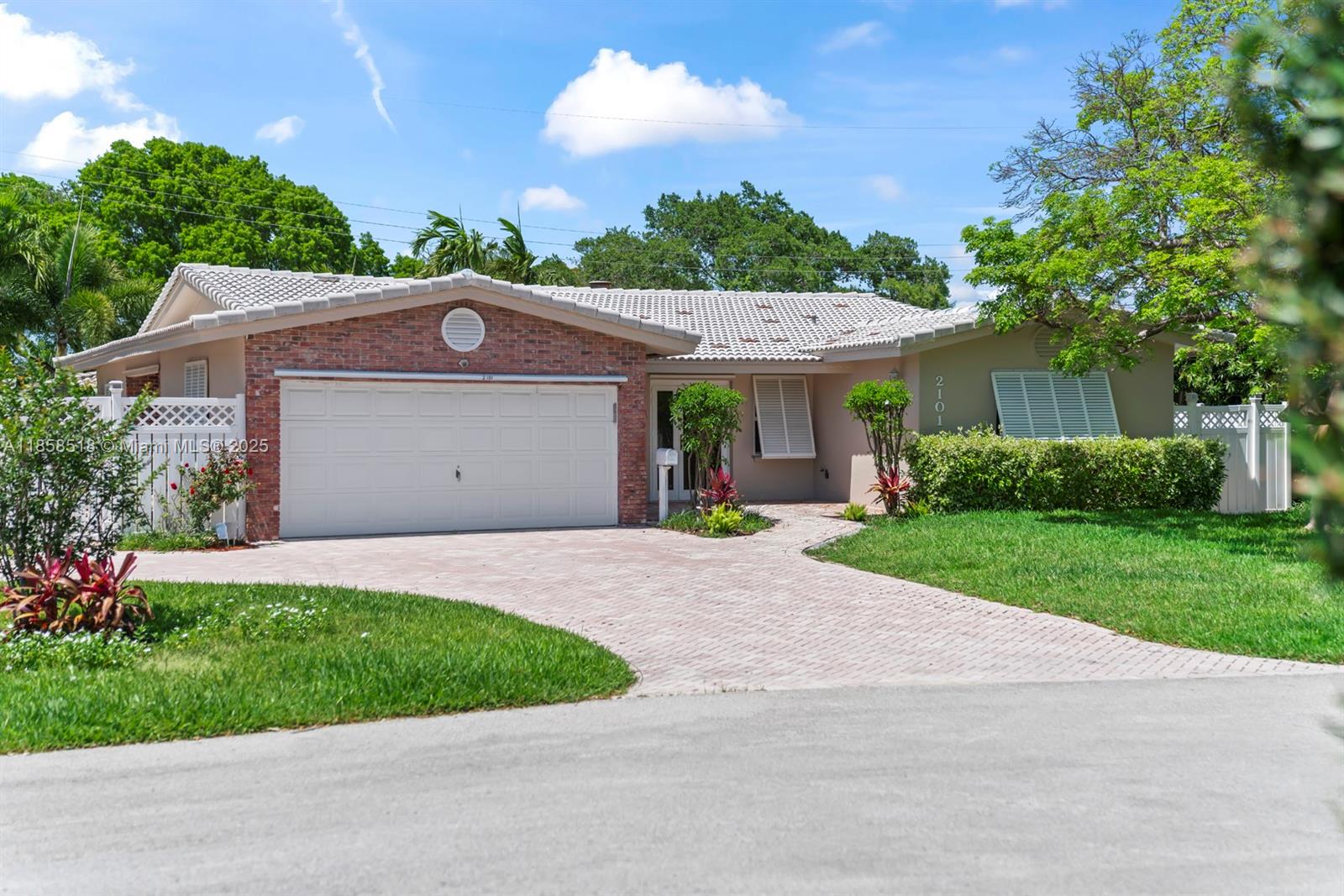 2101 NE 54th Ct