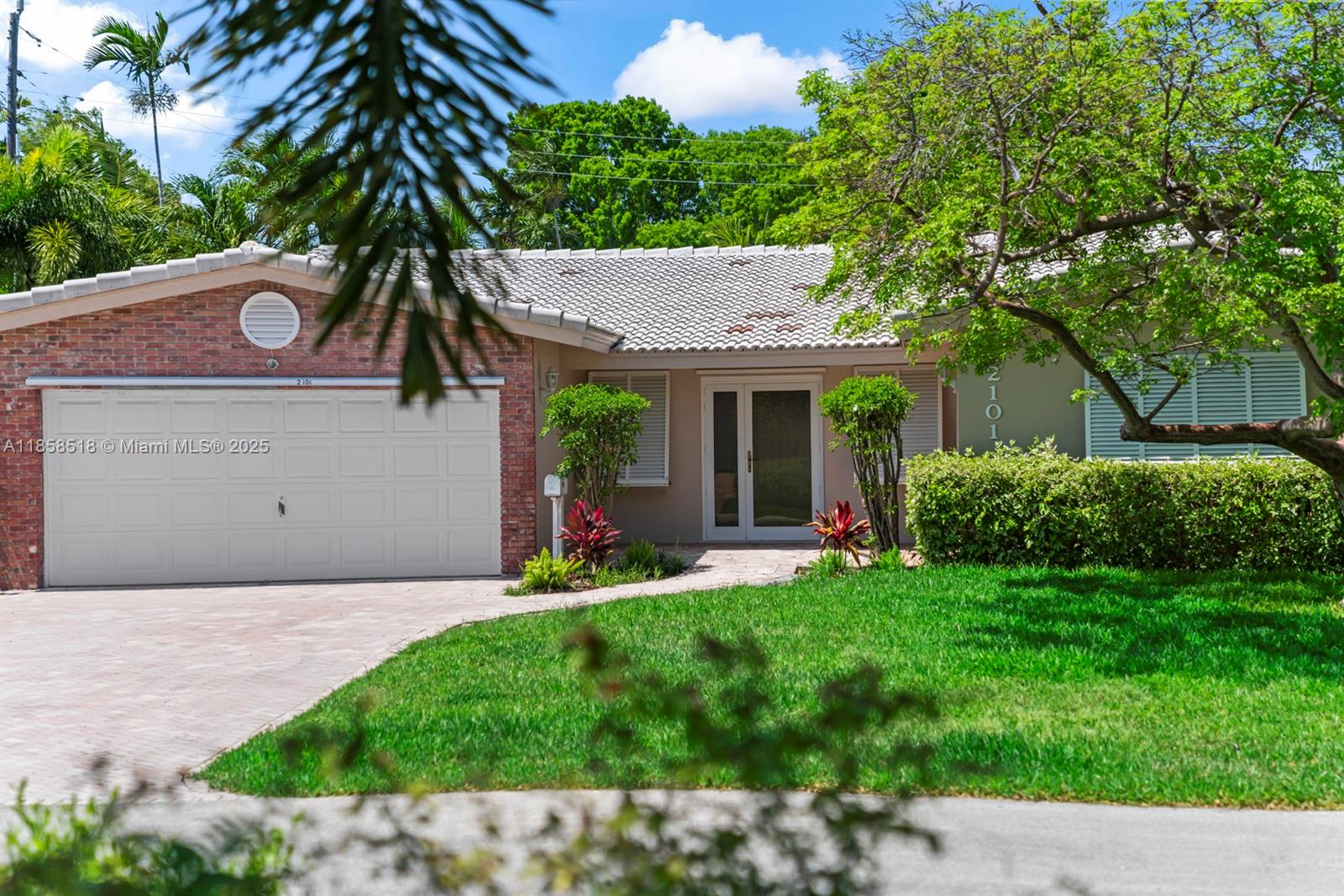 2101 NE 54th Ct