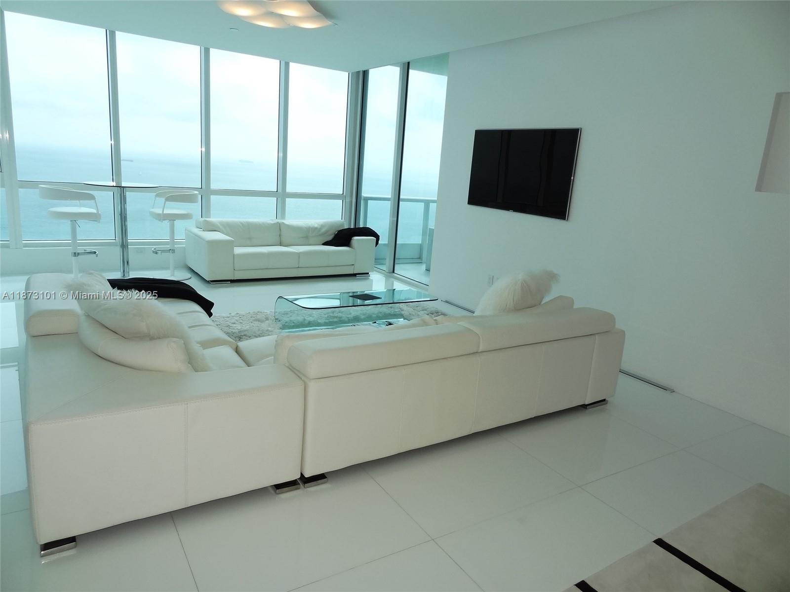 100 S Pointe Dr 3105