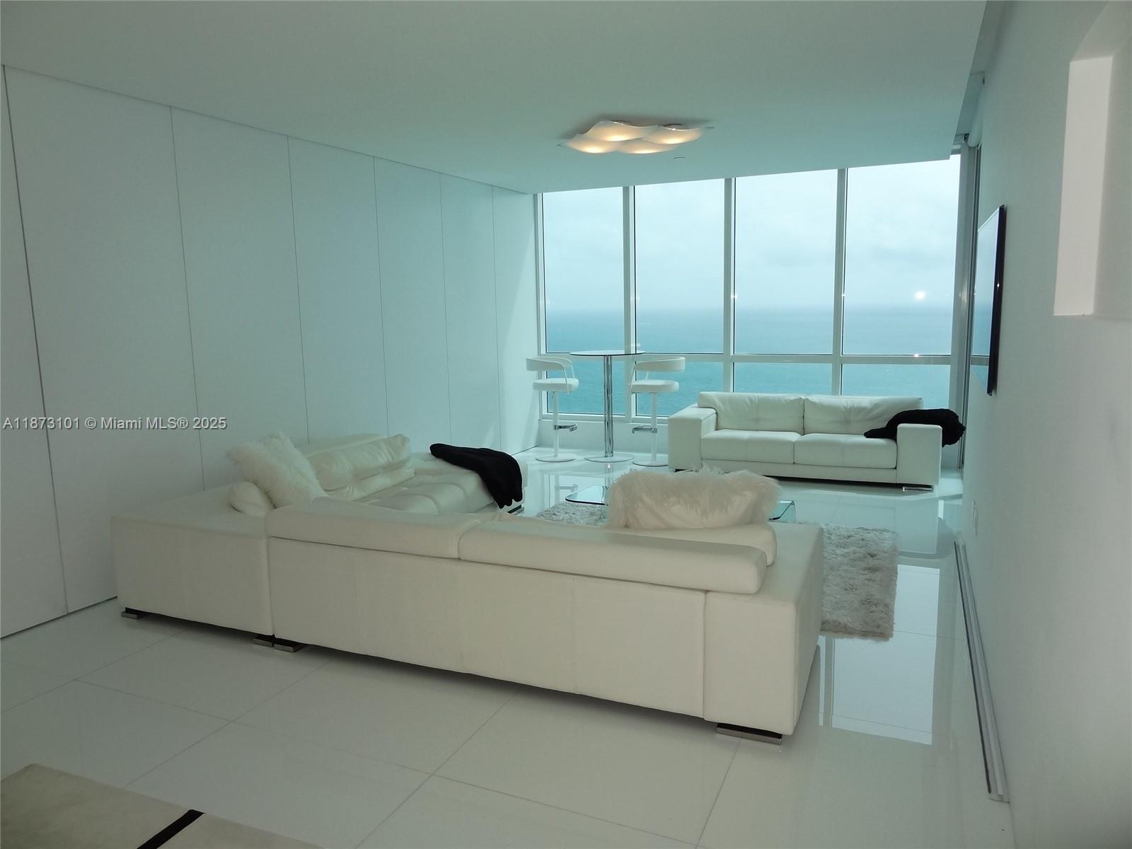 100 S Pointe Dr 3105