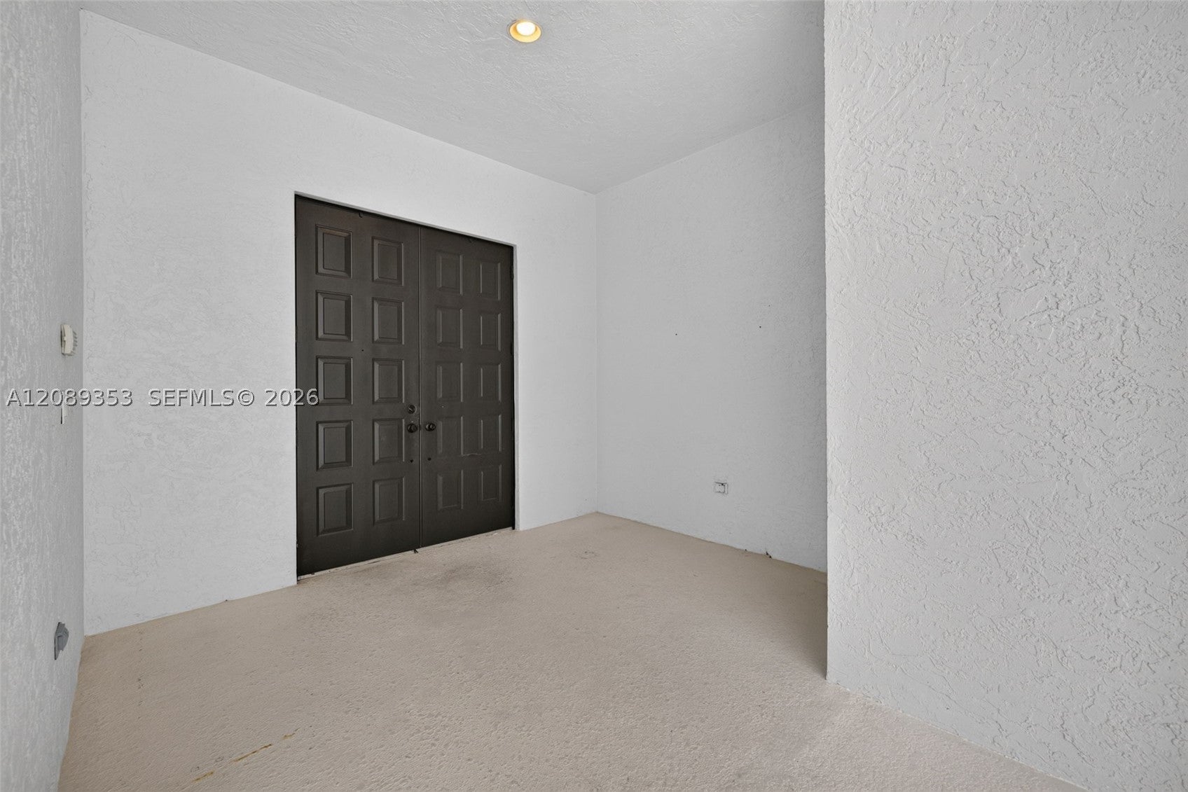 619 SW Lake Charles Cir