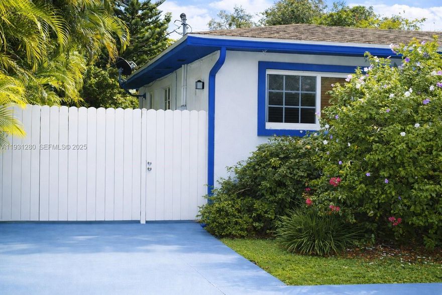 Efficiency for lease Large 1/1 with ample walk in closet and bathroom.  Perfect Location on Coral way and 62nd ave near Coral Gables. wood floors, private entrance, patio and parking in front of unit.  Water electricity and internet access included. It can be furnished as seen in pictures or totally empty.