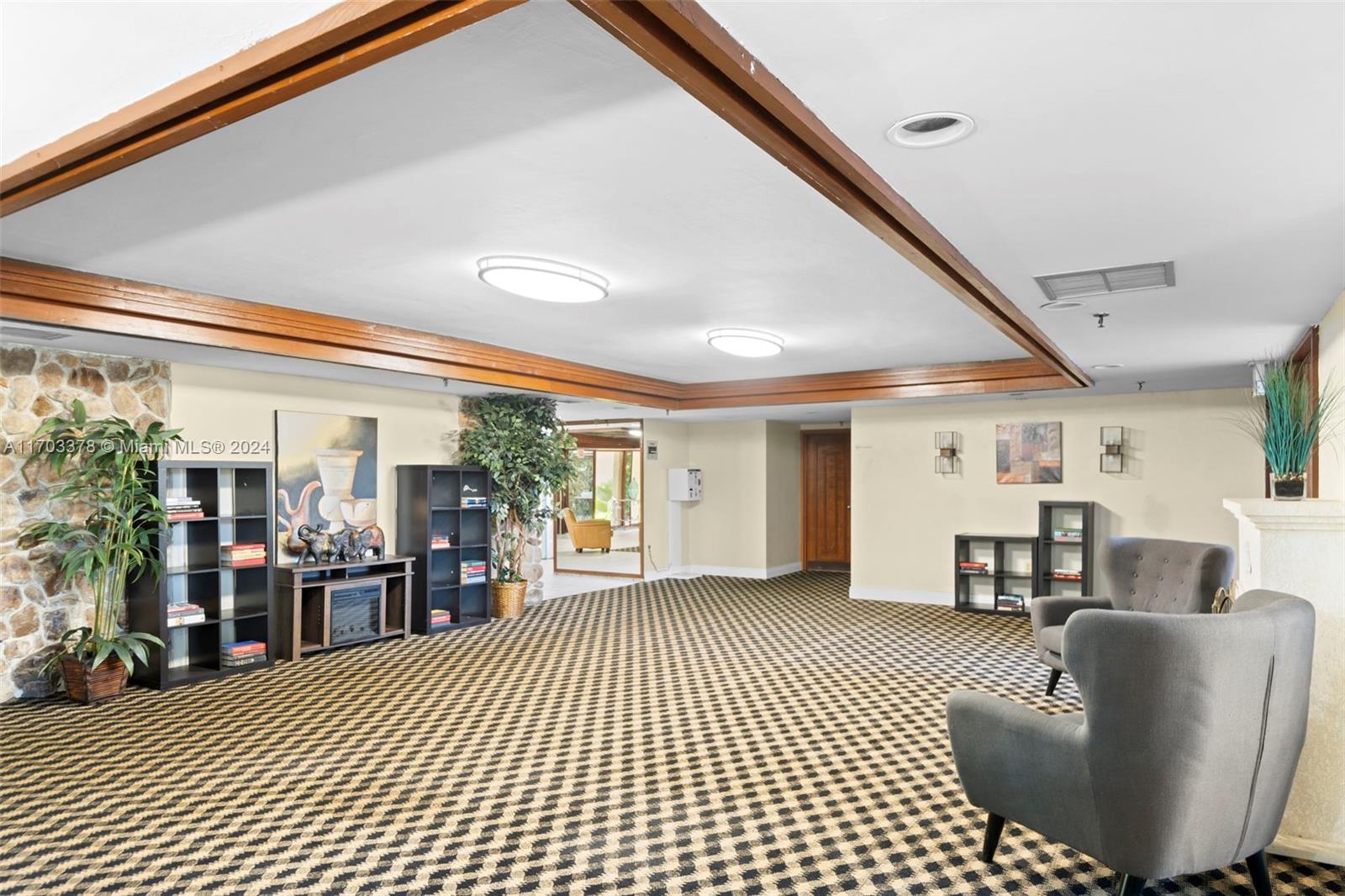 COCO WOOD CONDO - Residential