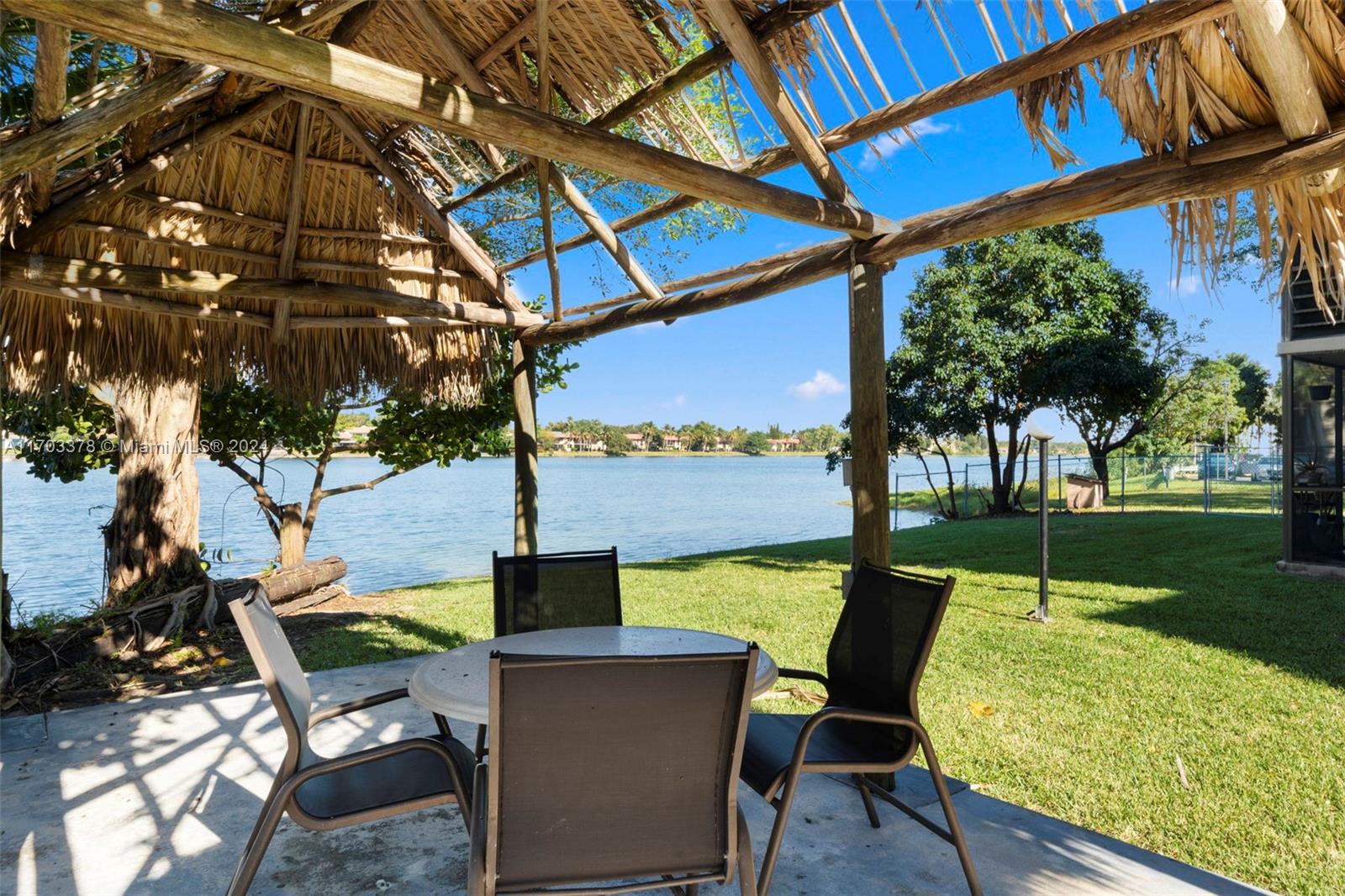 COCO WOOD CONDO - Residential