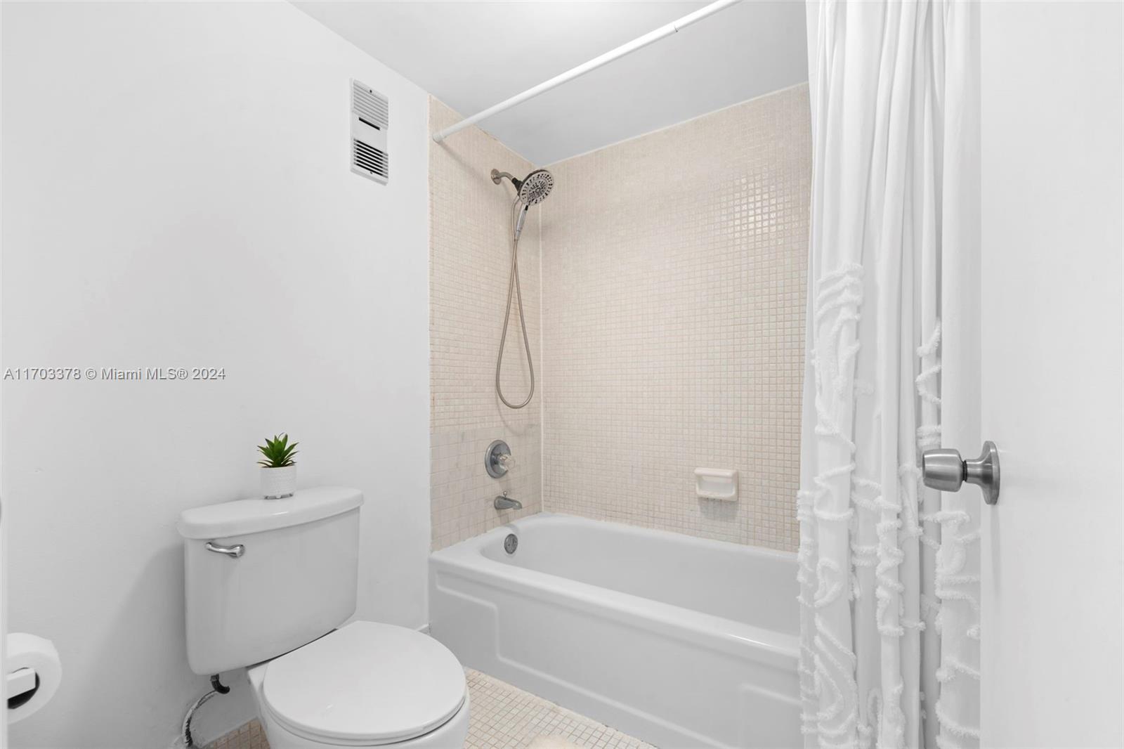 COCO WOOD CONDO - Residential