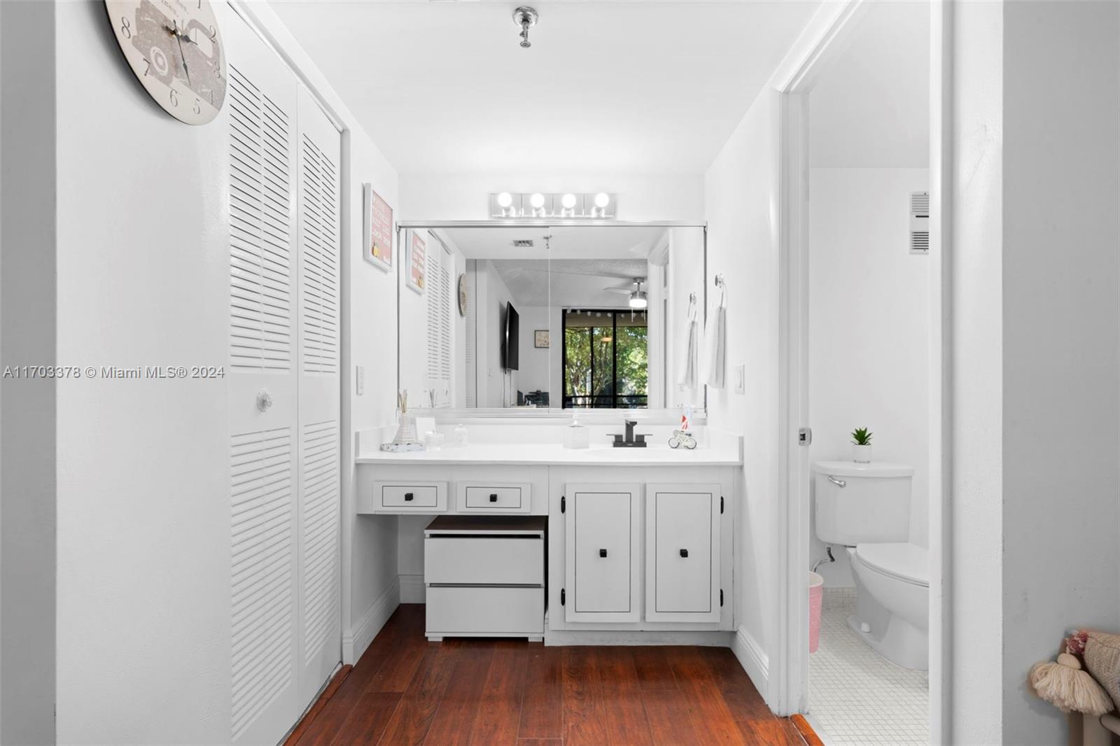 COCO WOOD CONDO - Residential