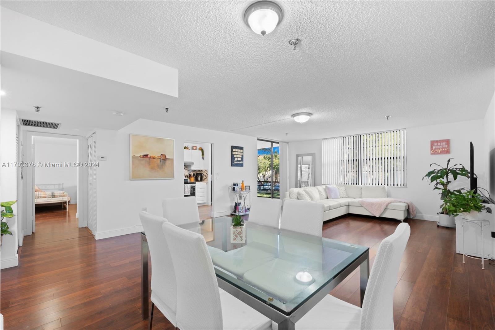 COCO WOOD CONDO - Residential