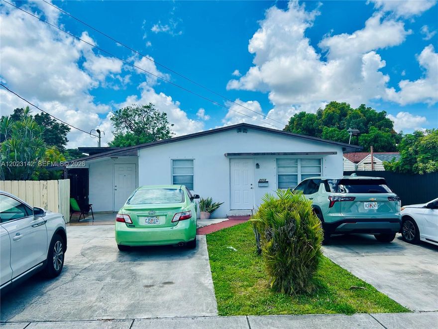 Excellent investment opportunity in a desirable  Westchester location! 
This duplex features Unit 3410 & 3412, each offering 2 bedrooms and 1 bathroom, making it deal for investors or owner occupants looking to generate rental income. 
Dont miss this opportunity in one of Westchester's desirable areas- Schedue your showing today!