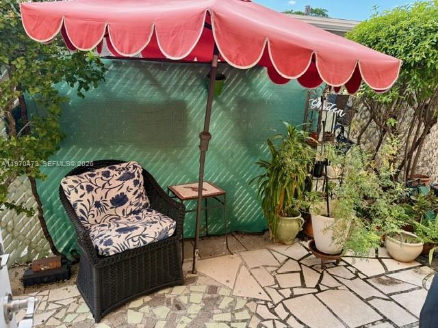 PALM TOWNHOUSE CONDO - Residential