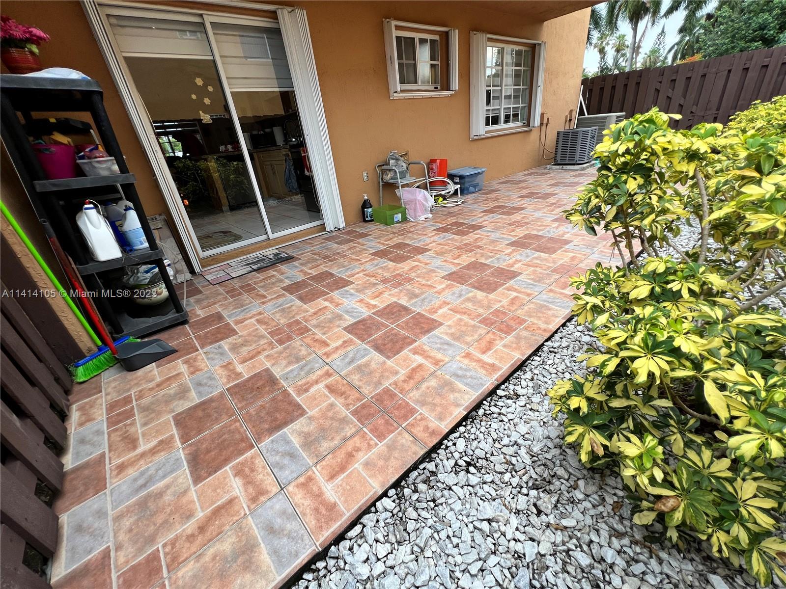 WEST POINCIANA VILLAS CON - Residential