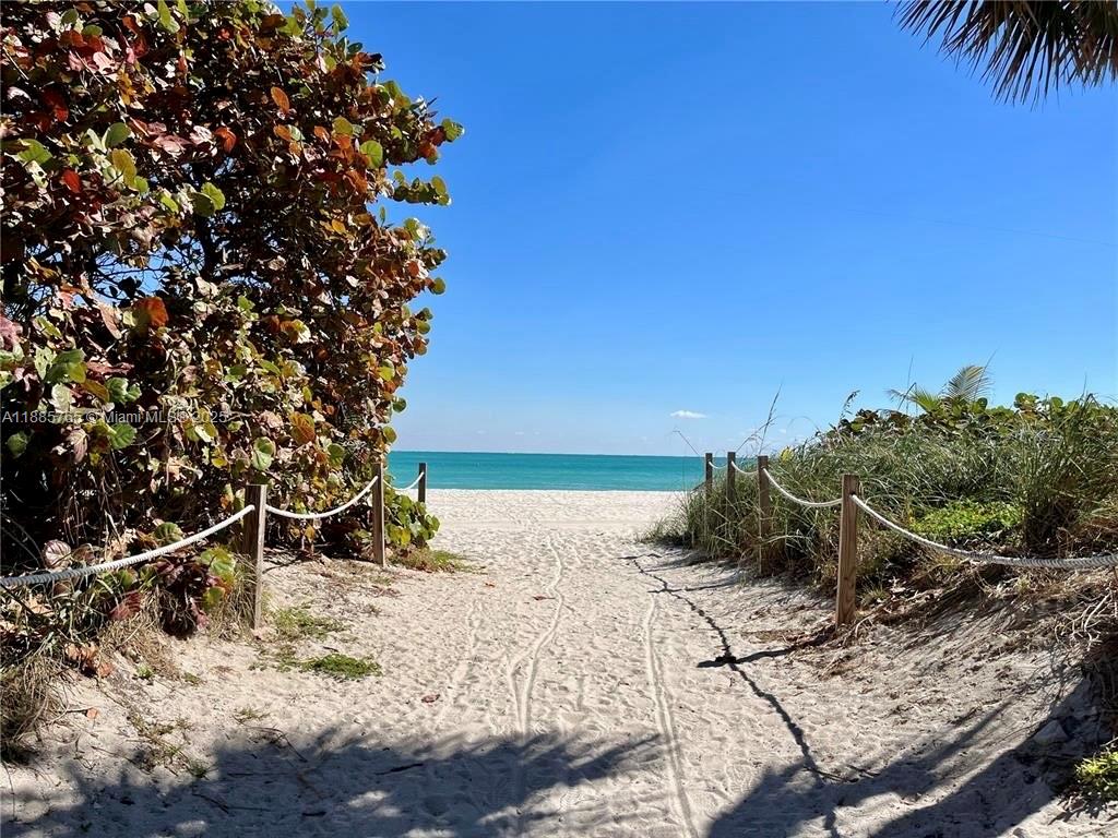 6423 Collins Ave 207