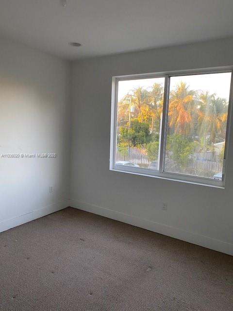 HOLLYWOOD - Residential Income