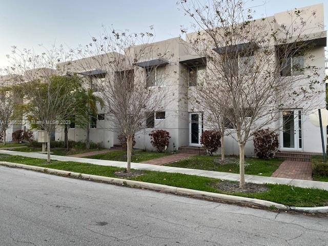 HOLLYWOOD - Residential Income