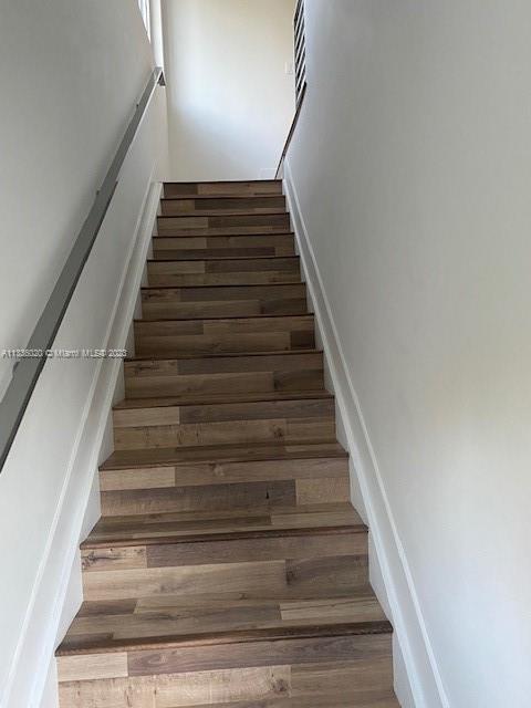 HOLLYWOOD - Residential Income