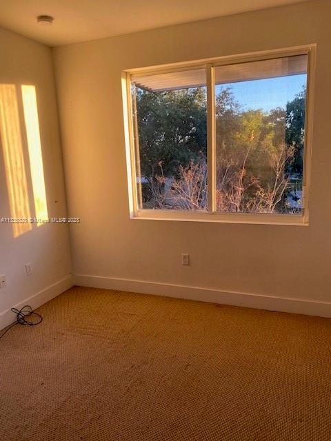 HOLLYWOOD - Residential Income