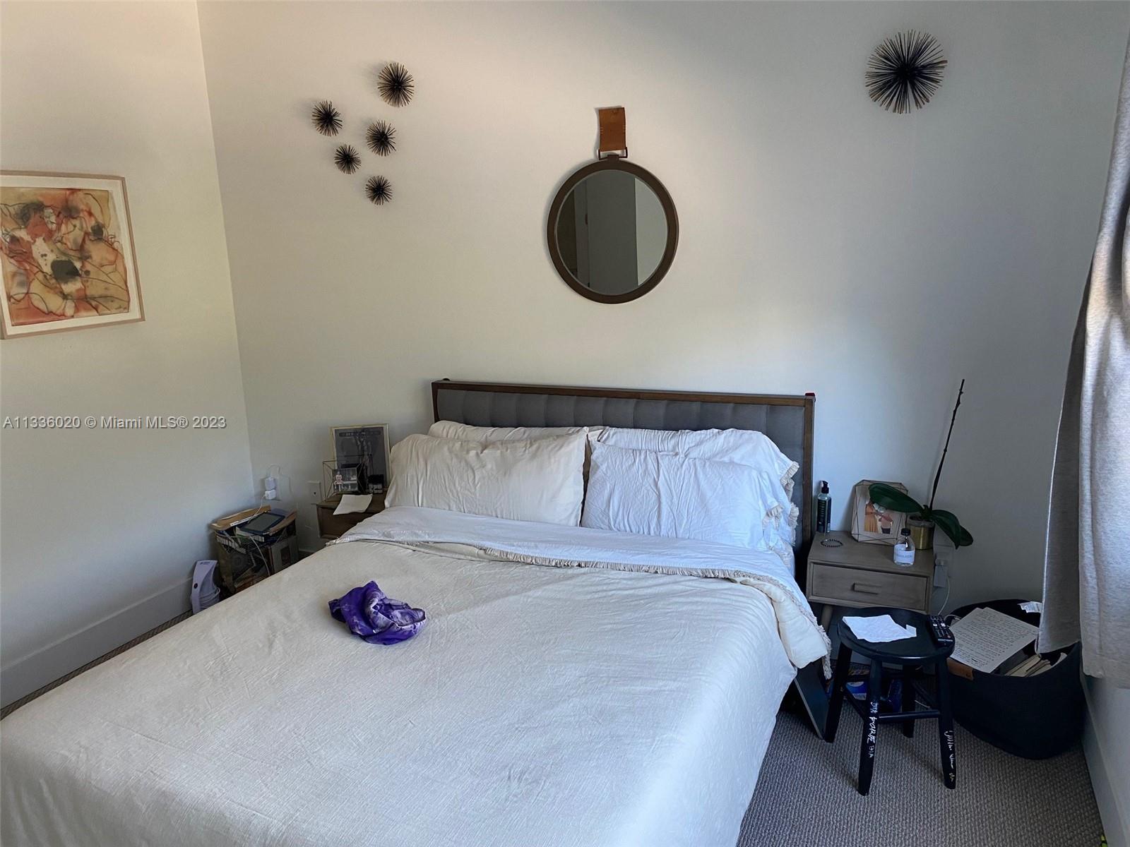 HOLLYWOOD - Residential Income