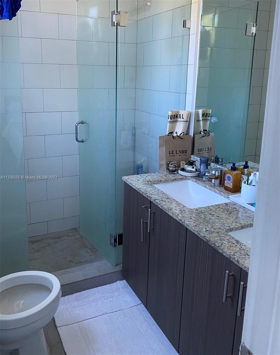 HOLLYWOOD - Residential Income