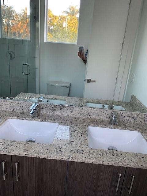 HOLLYWOOD - Residential Income