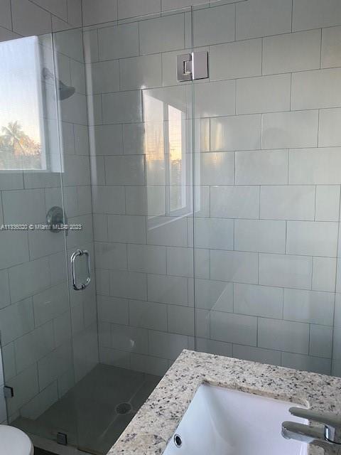 HOLLYWOOD - Residential Income