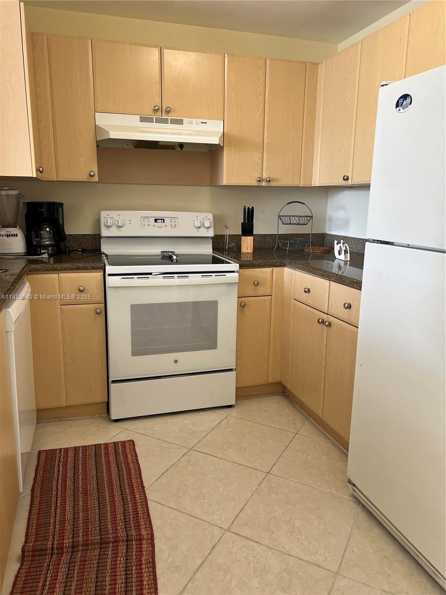 2280 SW 32nd Ave 209