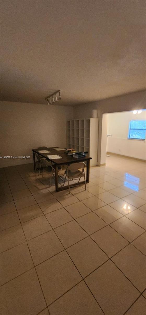 VALENCIA VILLAGE CONDO PH - Residential Lease