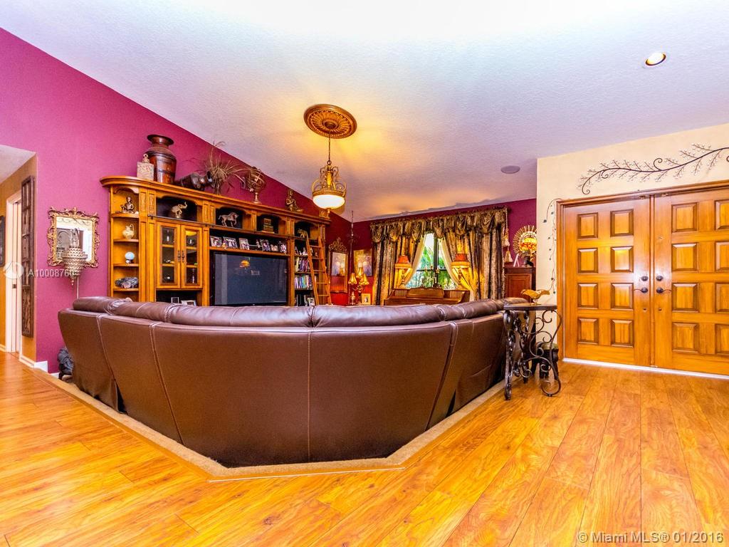 Embassy Lakes The Estates - Residential